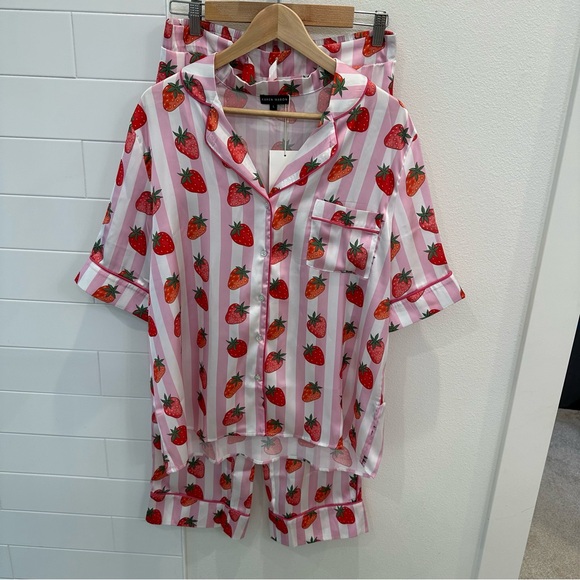Karen Mabon Strawberry Print Pink Pajama Set NWT - Picture 1 of 13
